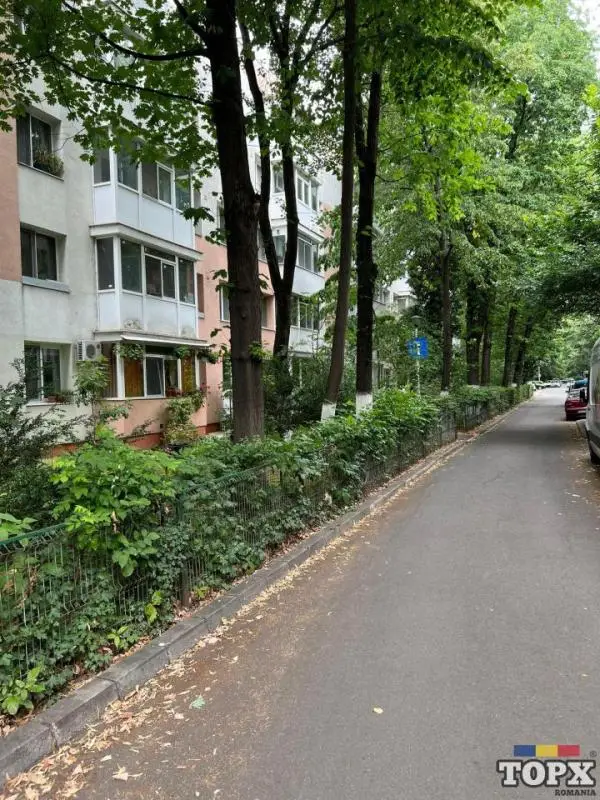 Închiriez apartament