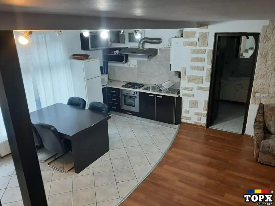 Inchiriez vila, zona Vitan