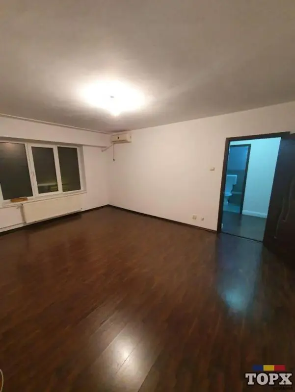 Garsoniera Nerva Traian cu parcare