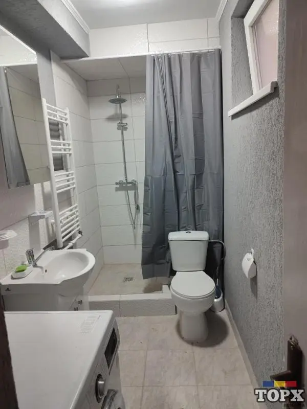 Închiriez apartament 3 camere